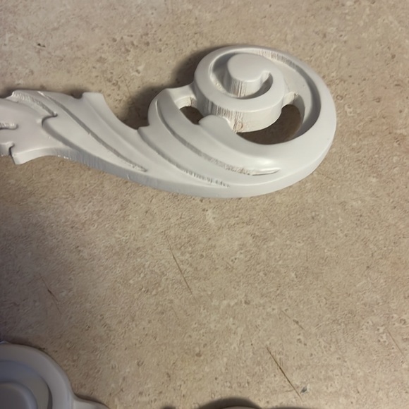 Wall decor moulding - painted white 5"W X 2 1/2"H - Picture 3 of 5